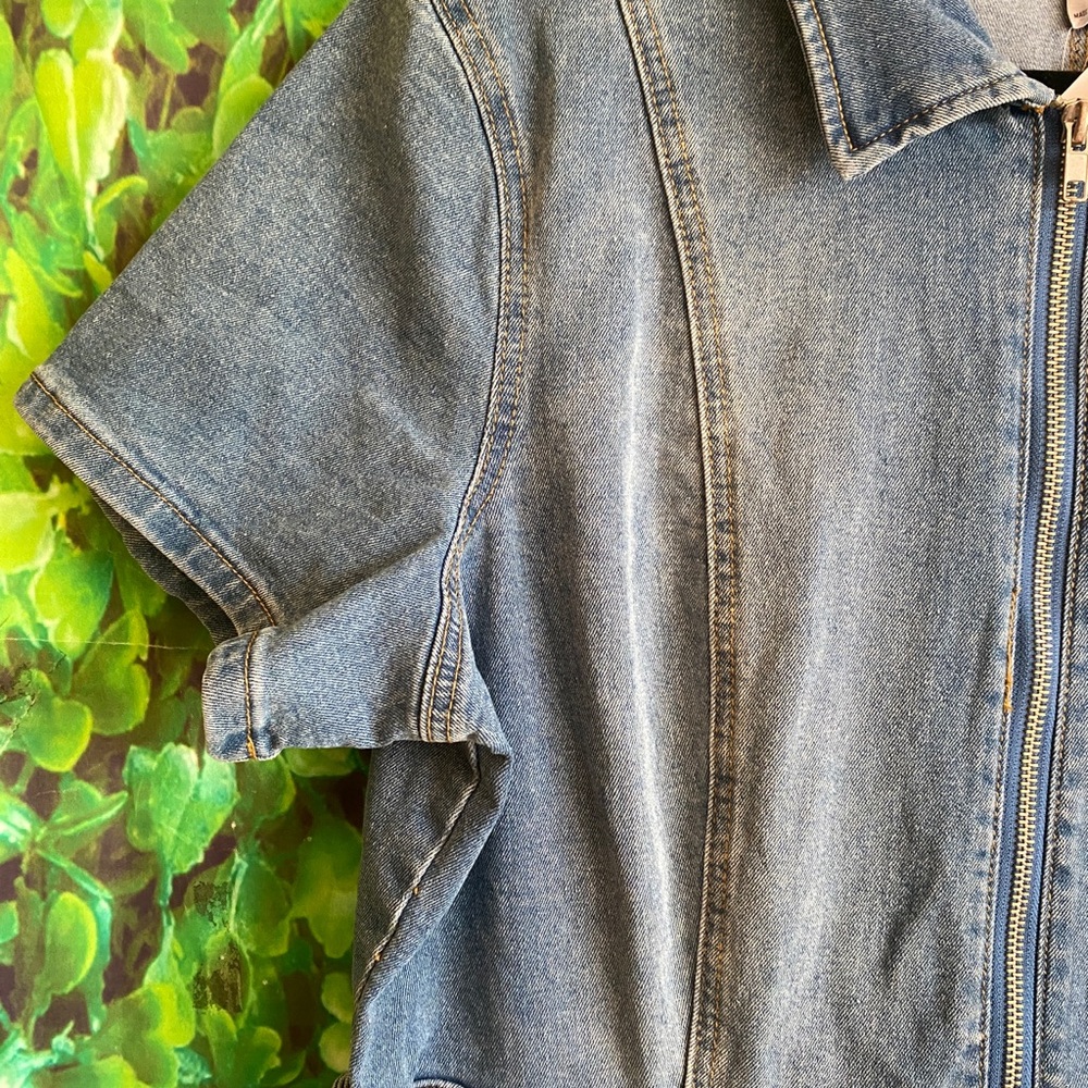 Forever 21 - NWT Short Sleeve Denim Jumpsuit(curvy size) - Picture 4 of 5